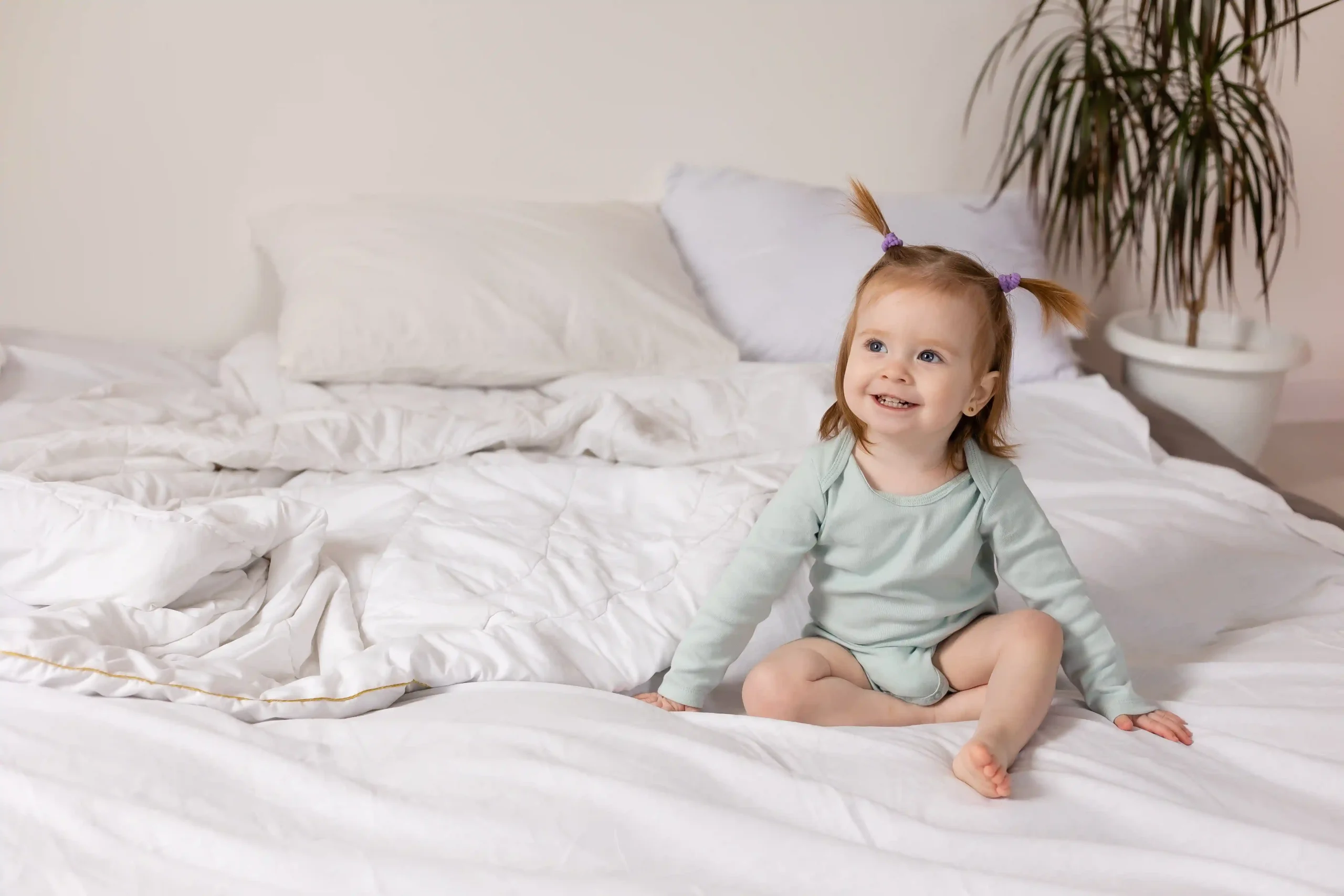 baby-sleeps-bed-with-white-sheets-concept-good-sound-baby-sleep-flat-lay-top-view-copy-space